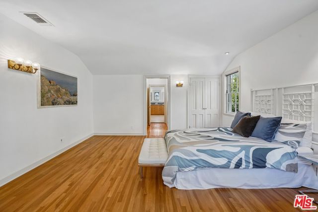 10575 Lindbrook Drive, Los Angeles, CA 90024