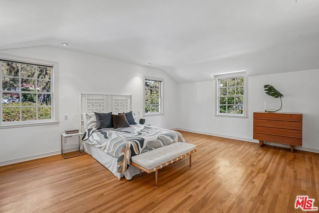 10575 Lindbrook Drive, Los Angeles, CA 90024