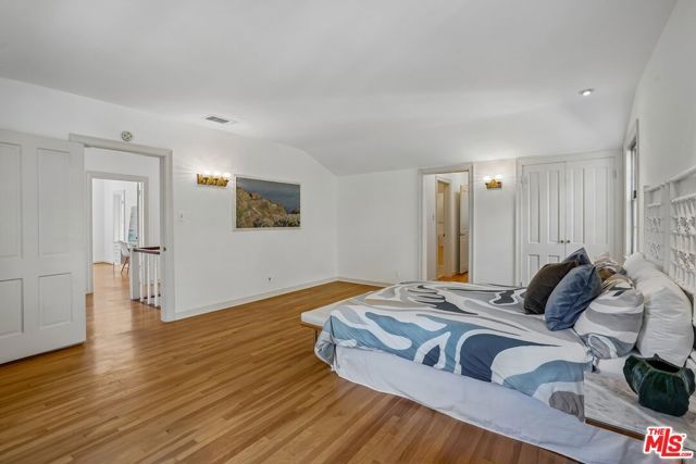 10575 Lindbrook Drive, Los Angeles, CA 90024