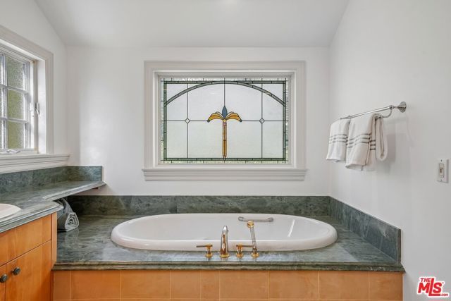 10575 Lindbrook Drive, Los Angeles, CA 90024