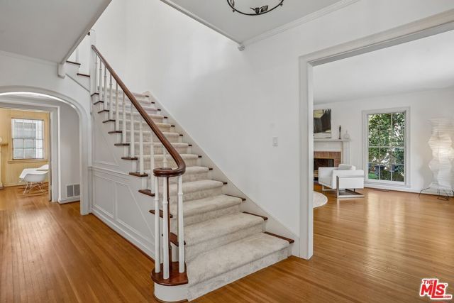 10575 Lindbrook Drive, Los Angeles, CA 90024