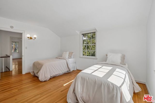 10575 Lindbrook Drive, Los Angeles, CA 90024