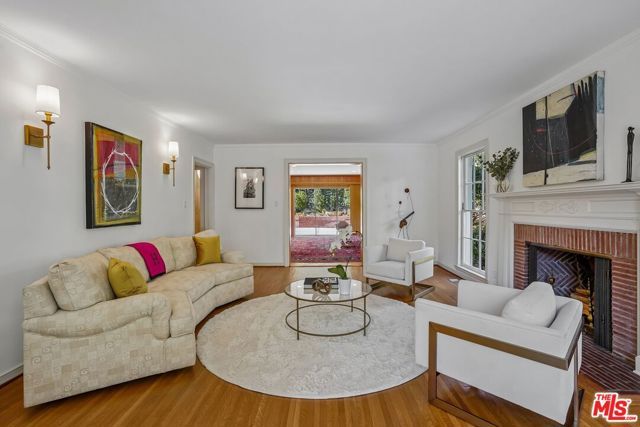 10575 Lindbrook Drive, Los Angeles, CA 90024