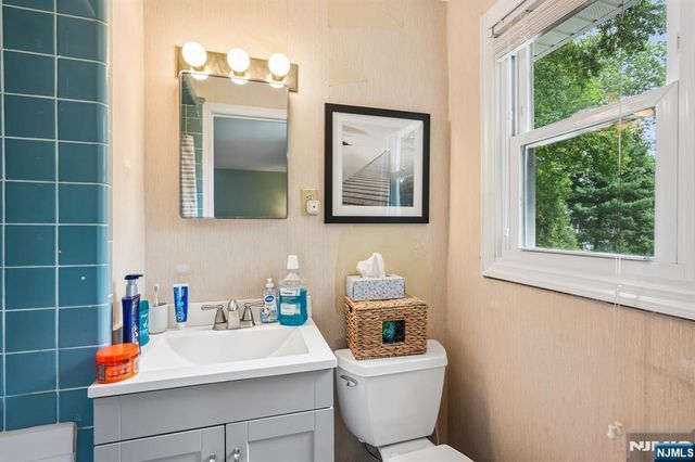 24 Lawrence Road, Wayne, NJ 07470