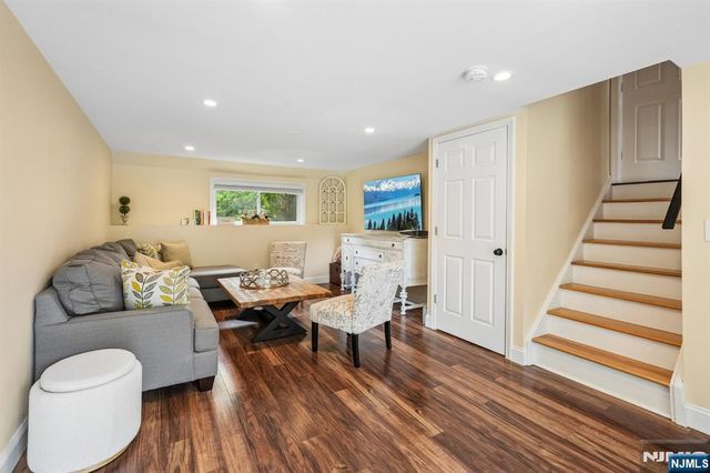 24 Lawrence Road, Wayne, NJ 07470