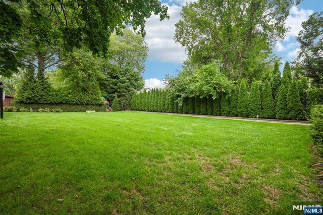 24 Lawrence Road, Wayne, NJ 07470