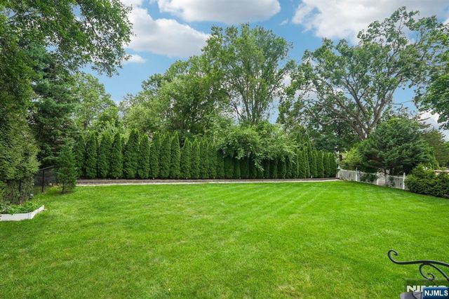 24 Lawrence Road, Wayne, NJ 07470
