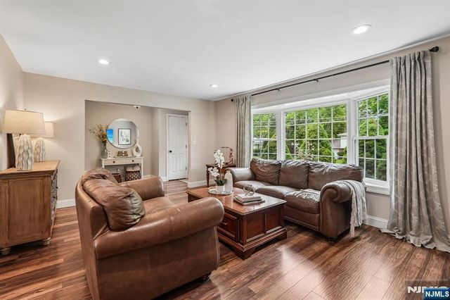 24 Lawrence Road, Wayne, NJ 07470