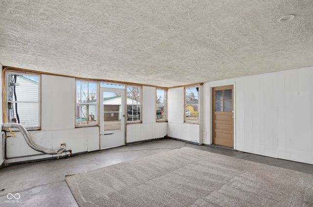 2717 Sangster Avenue, Indianapolis, IN 46218