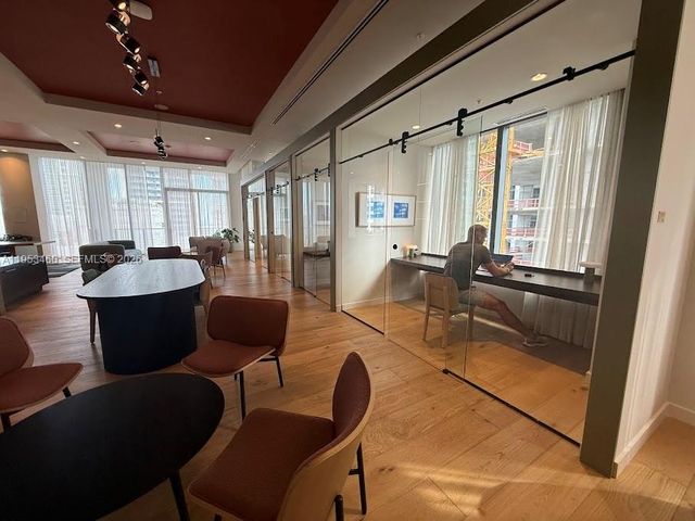 601 NE 1 Ave 702, Miami, FL 33132