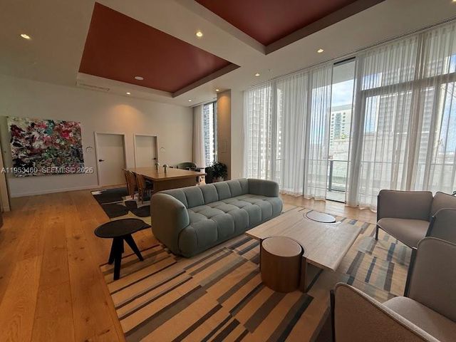 601 NE 1 Ave 702, Miami, FL 33132