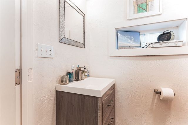 5 Shadberry Trail, South Kingstown, RI 02879