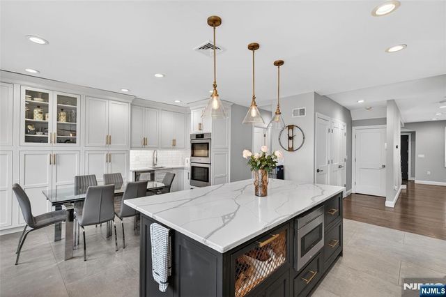 577 Grenville Avenue, Teaneck, NJ 07666