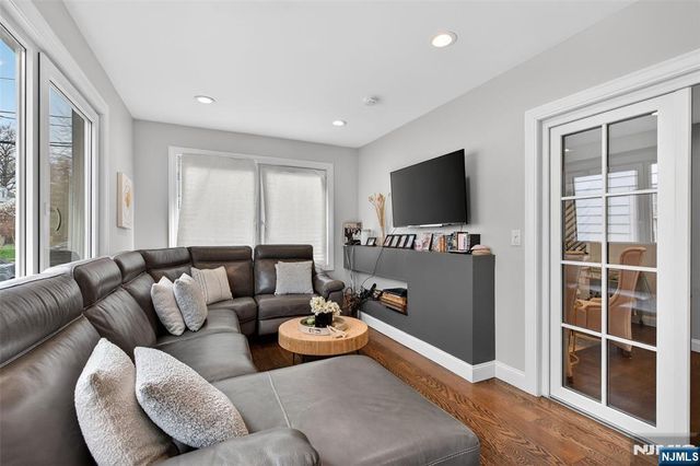 577 Grenville Avenue, Teaneck, NJ 07666