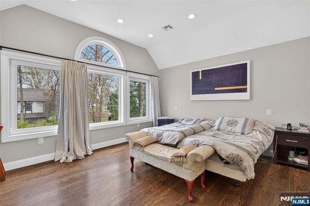 577 Grenville Avenue, Teaneck, NJ 07666