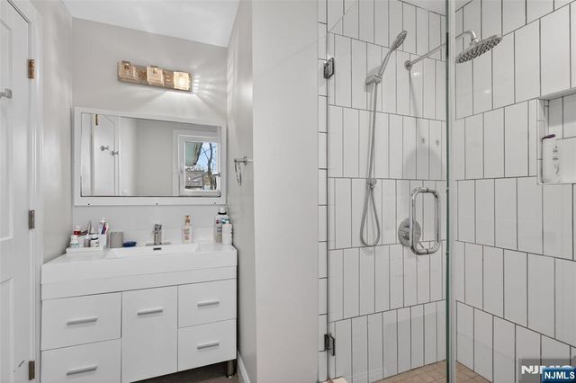 577 Grenville Avenue, Teaneck, NJ 07666