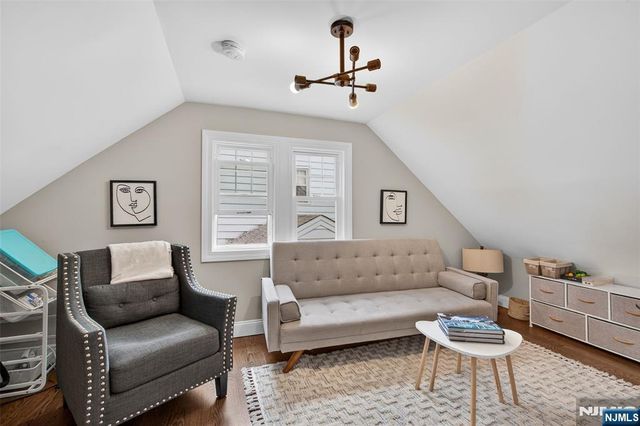 577 Grenville Avenue, Teaneck, NJ 07666