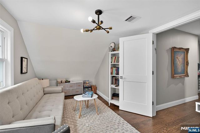 577 Grenville Avenue, Teaneck, NJ 07666