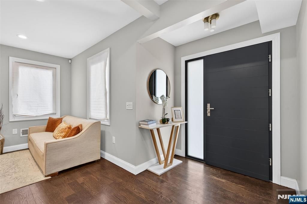 577 Grenville Avenue, Teaneck, NJ 07666