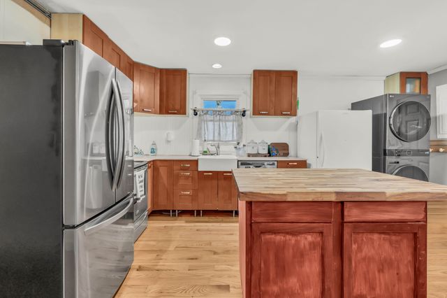 1068 Hugh Hunter Rd, Oak Grove, KY 42262