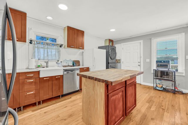 1068 Hugh Hunter Rd, Oak Grove, KY 42262
