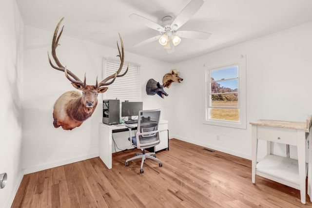 1068 Hugh Hunter Rd, Oak Grove, KY 42262