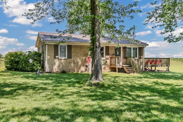 1068 Hugh Hunter Rd, Oak Grove, KY 42262