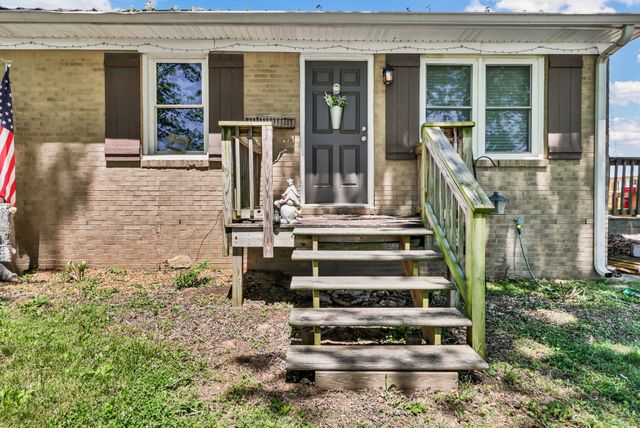 1068 Hugh Hunter Rd, Oak Grove, KY 42262
