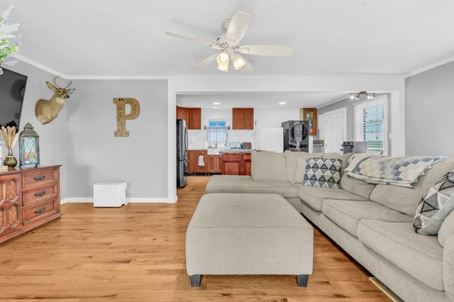 1068 Hugh Hunter Rd, Oak Grove, KY 42262