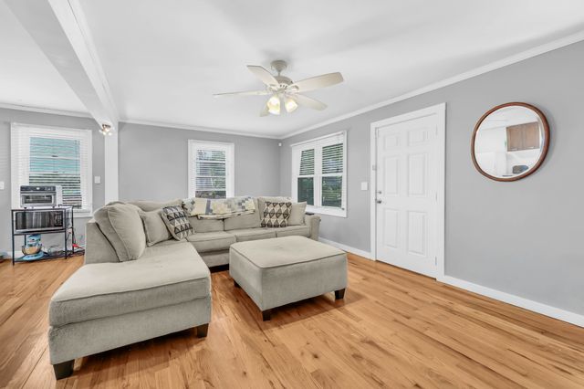 1068 Hugh Hunter Rd, Oak Grove, KY 42262