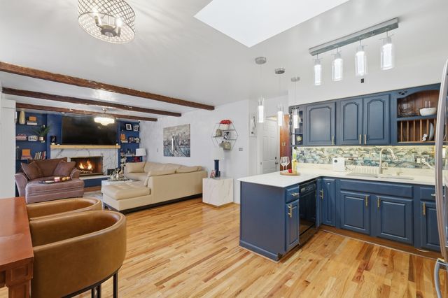 9728 S Tripp Avenue, Oak Lawn, IL 60453