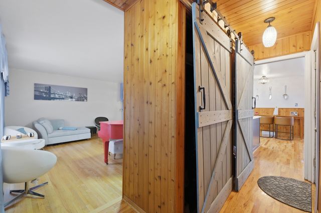 9728 S Tripp Avenue, Oak Lawn, IL 60453