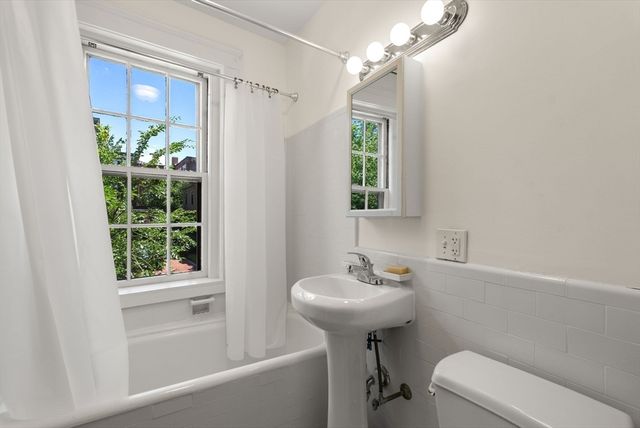 4 Washington Avenue 5, Cambridge, MA 02140