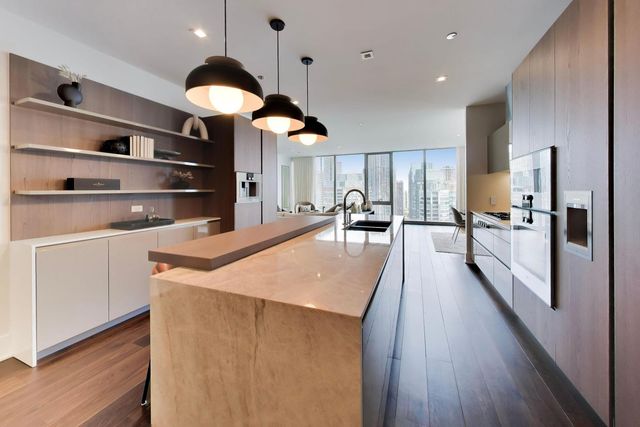 363 E Wacker Drive 2506, Chicago, IL 60601