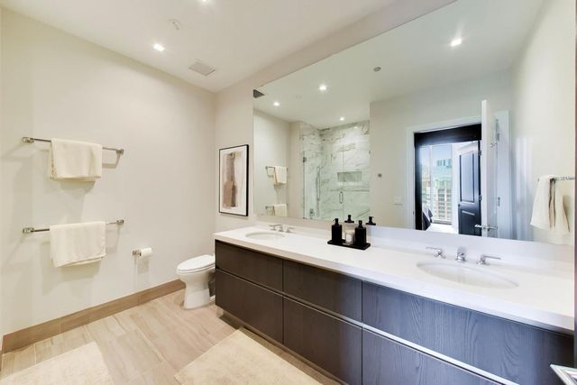 363 E Wacker Drive 2506, Chicago, IL 60601