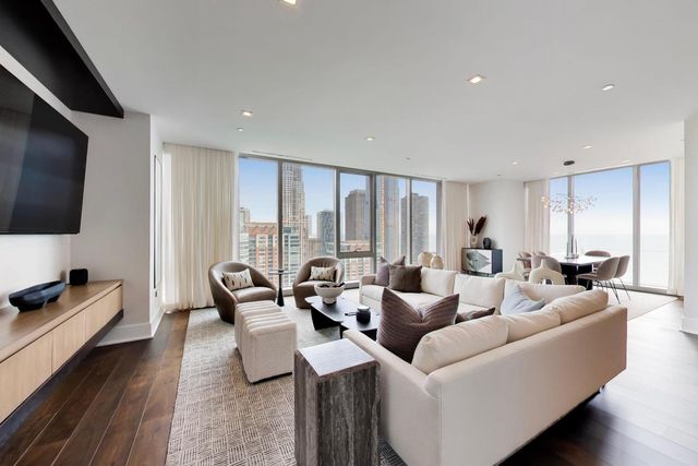 363 E Wacker Drive 2506, Chicago, IL 60601