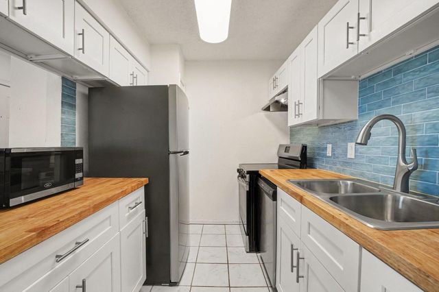 12660 Ashford Point Drive 416, Houston, TX 77082