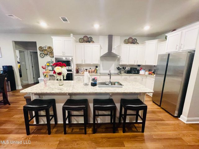 6021 Penni Lane, Ocean Springs, MS 39564