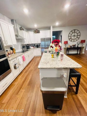 6021 Penni Lane, Ocean Springs, MS 39564