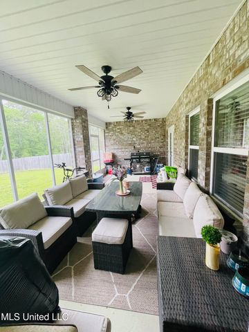 6021 Penni Lane, Ocean Springs, MS 39564
