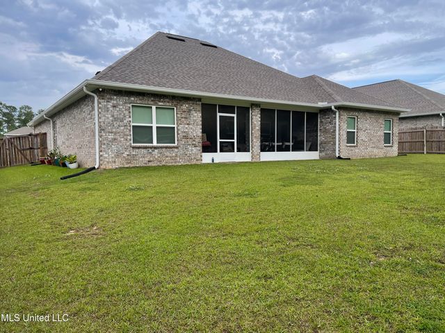 6021 Penni Lane, Ocean Springs, MS 39564