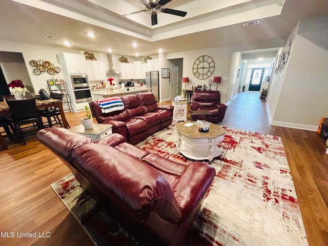 6021 Penni Lane, Ocean Springs, MS 39564