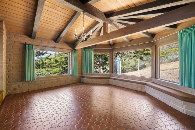 18844 Cabrillo Hwy, Cambria, CA 93452