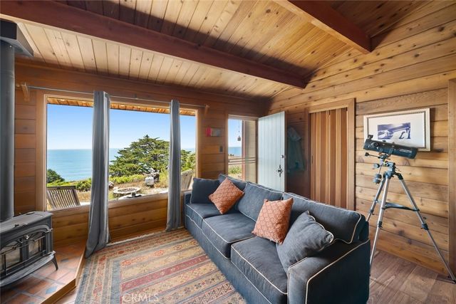 18844 Cabrillo Hwy, Cambria, CA 93452