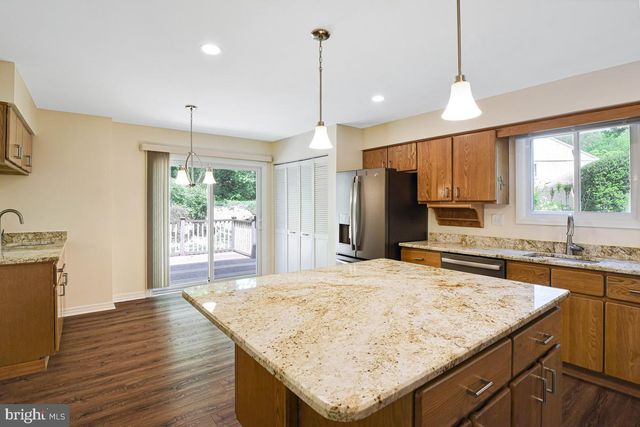 11814 BLUE SPRUCE RD, Reston, VA 20191