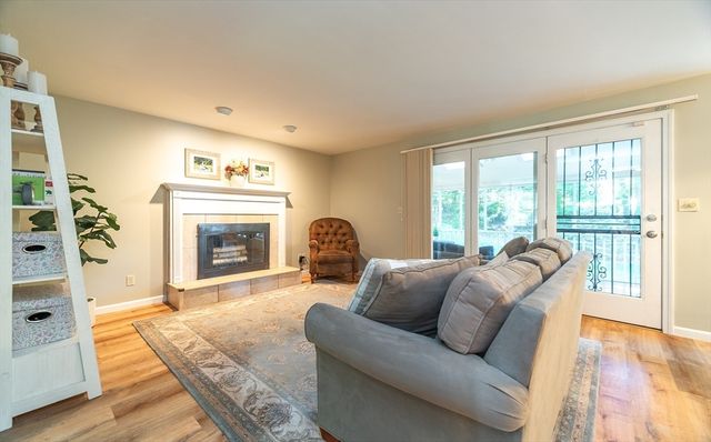 7 Bunker Cir, East Longmeadow, MA 01108