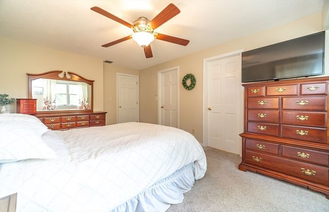 7 Bunker Cir, East Longmeadow, MA 01108