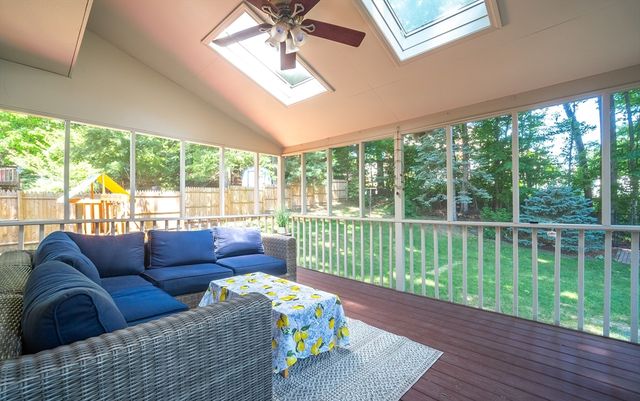 7 Bunker Cir, East Longmeadow, MA 01108