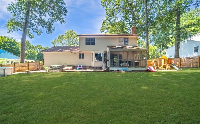 7 Bunker Cir, East Longmeadow, MA 01108