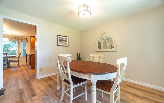7 Bunker Cir, East Longmeadow, MA 01108